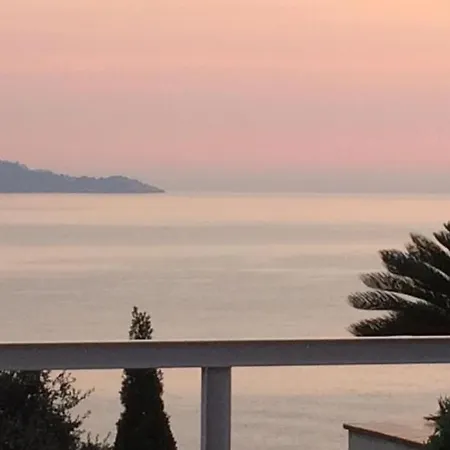 Hermoso Piso En Cala Salions,tossa *