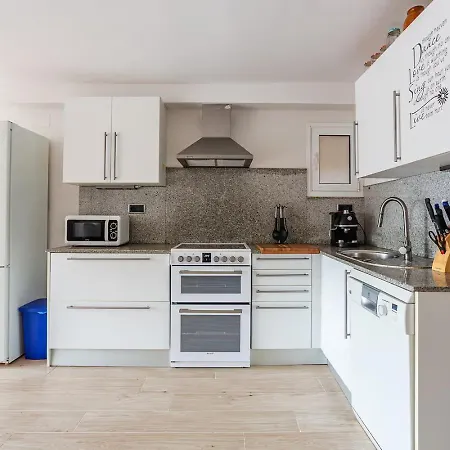 Apartment Hermoso Piso En Cala Salions,tossa